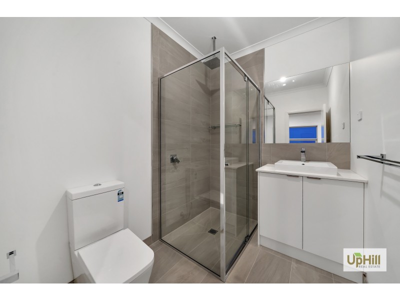 24 Hunt Way, Pakenham VIC 3810