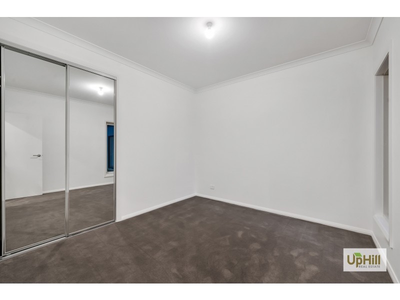 24 Hunt Way, Pakenham VIC 3810