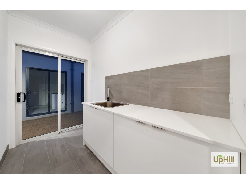 24 Hunt Way, Pakenham VIC 3810