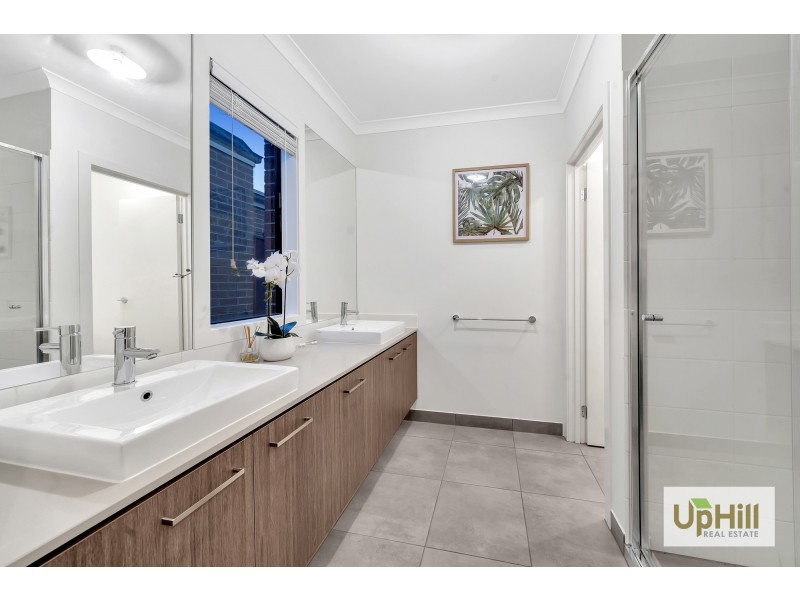 4 Poe Circuit, Officer VIC 3809