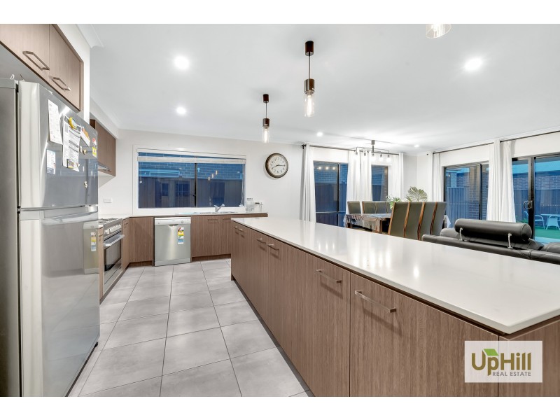 4 Poe Circuit, Officer VIC 3809