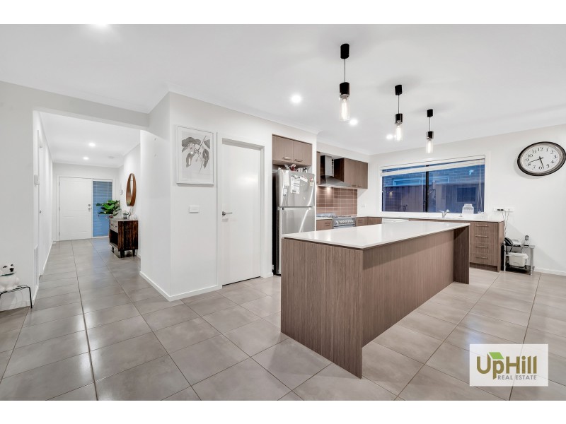 4 Poe Circuit, Officer VIC 3809