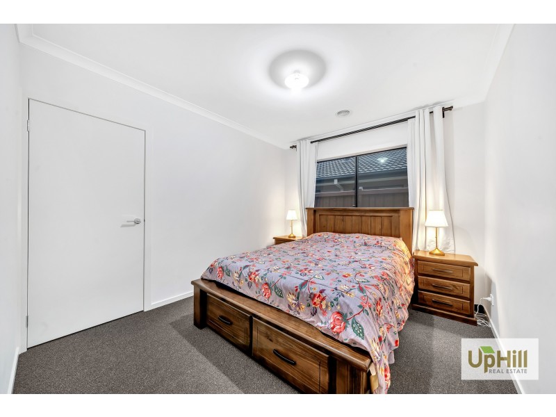 4 Poe Circuit, Officer VIC 3809