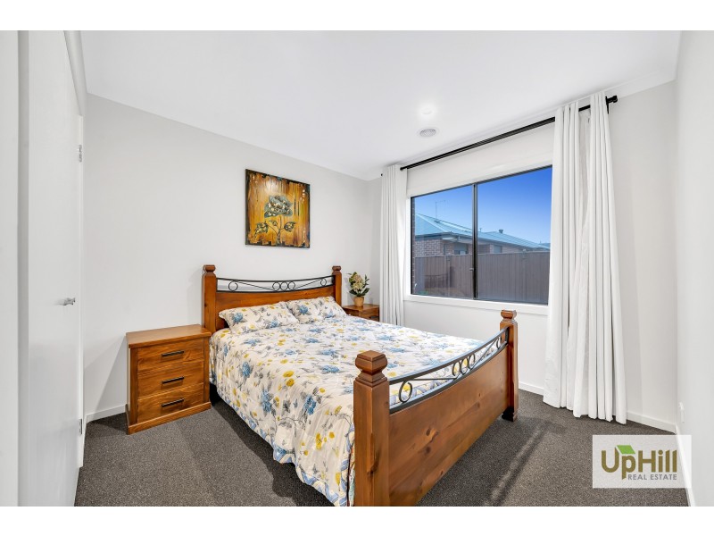 4 Poe Circuit, Officer VIC 3809