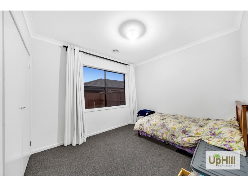 4 Poe Circuit, Officer VIC 3809