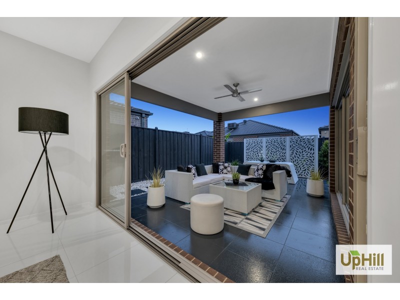 24 MURPHY STREET, Clyde North VIC 3978