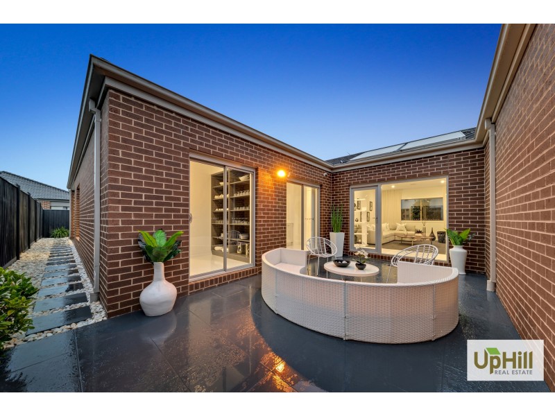 24 MURPHY STREET, Clyde North VIC 3978