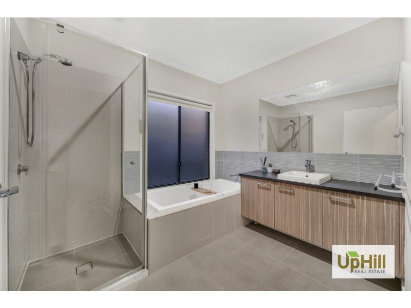 35 Datura Avenue, Cranbourne North VIC 3977