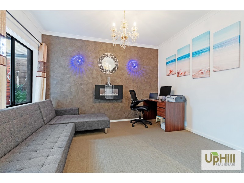 17  HANOVERIAN STREET, Clyde North VIC 3978