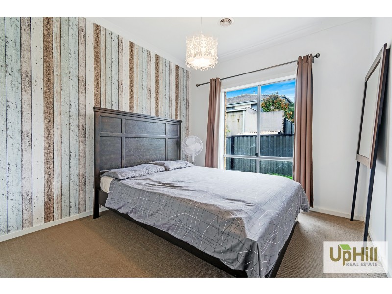 17  HANOVERIAN STREET, Clyde North VIC 3978
