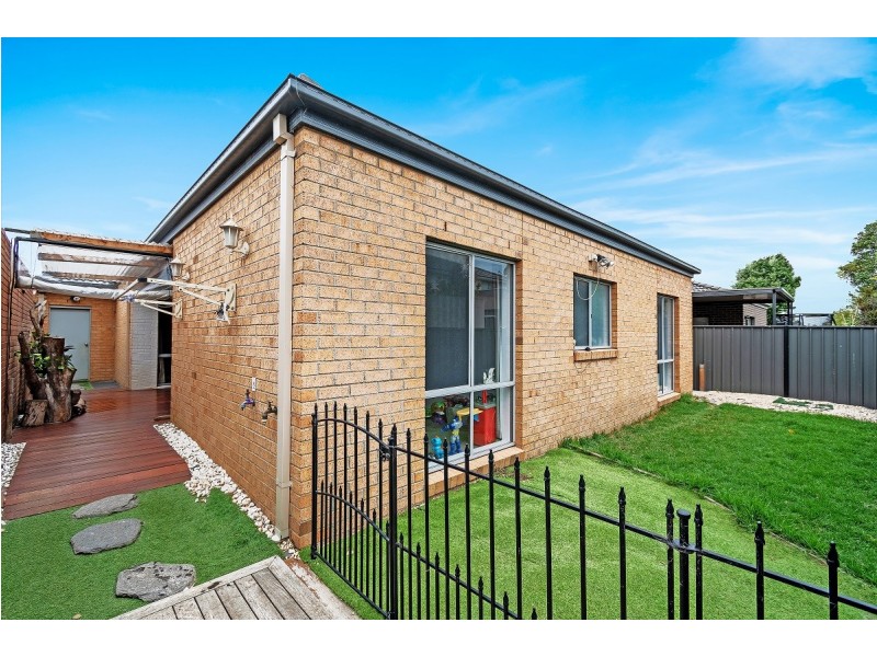 17  HANOVERIAN STREET, Clyde North VIC 3978