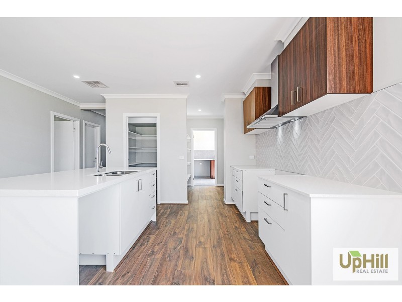 22 Domingo Avenue, Clyde North VIC 3978