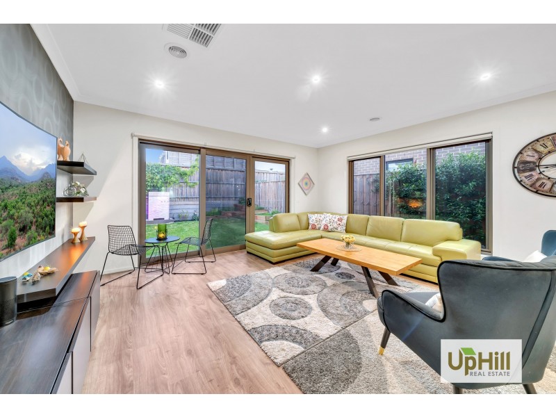 36 COMPTON WAY, Clyde North VIC 3978