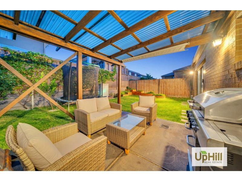 36 COMPTON WAY, Clyde North VIC 3978