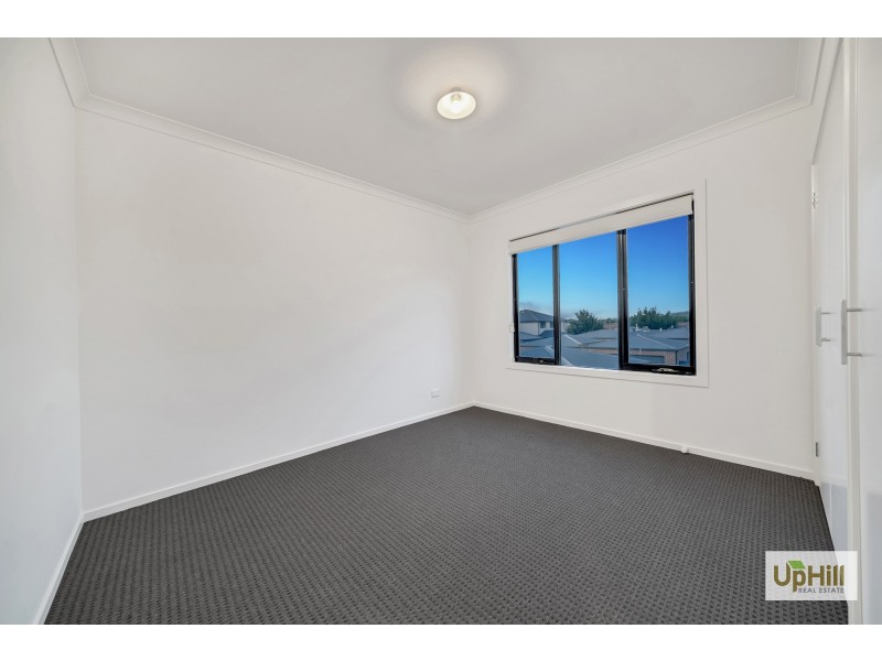 4/18 Bayview road, Officer VIC 3809