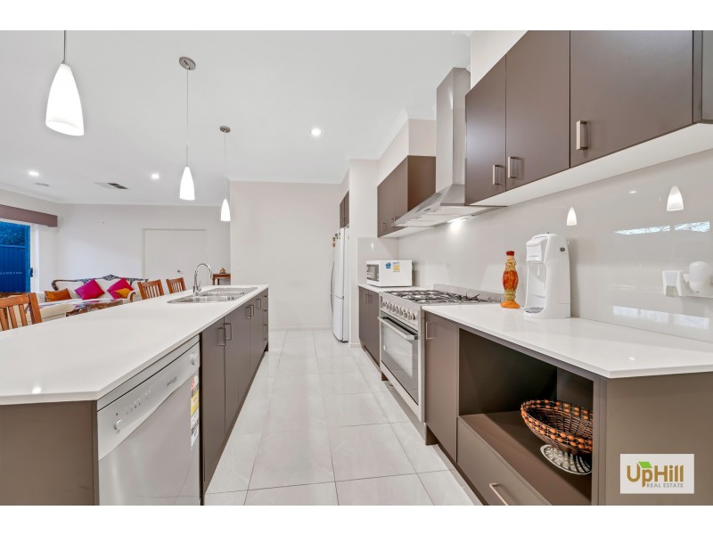1 Datura Avenue, Cranbourne North VIC 3977