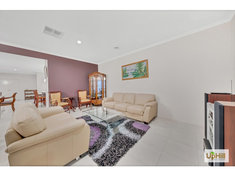1 Datura Avenue, Cranbourne North VIC 3977
