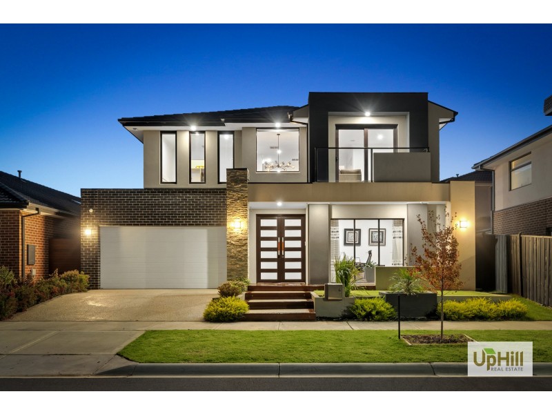 4 CARDEX ROAD, Clyde North VIC 3978