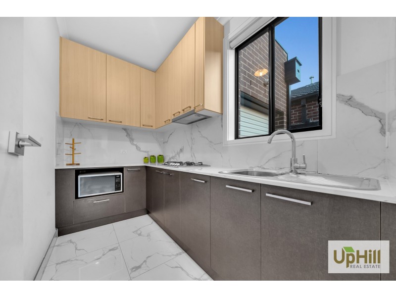 4 CARDEX ROAD, Clyde North VIC 3978