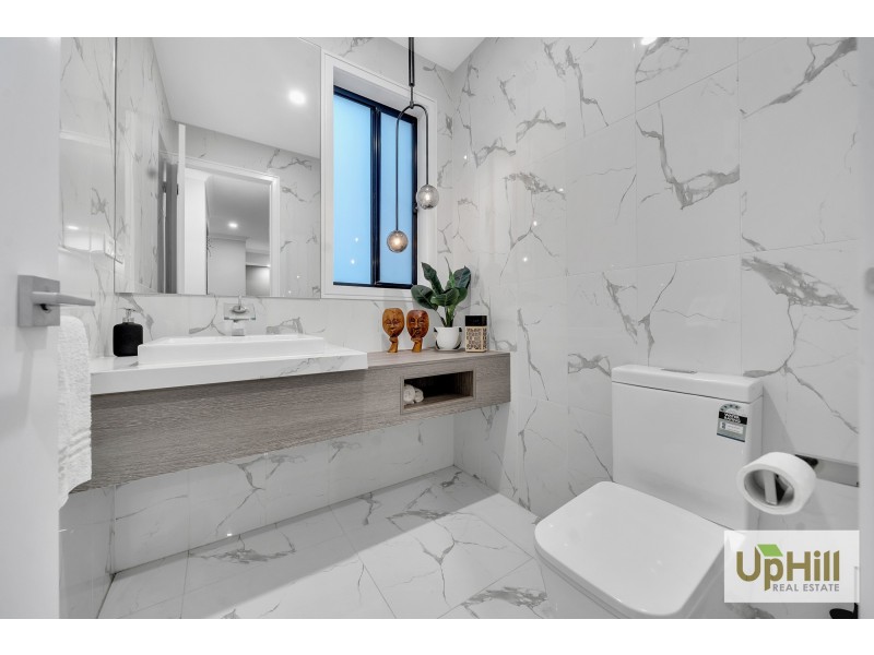 4 CARDEX ROAD, Clyde North VIC 3978