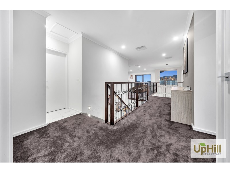 4 CARDEX ROAD, Clyde North VIC 3978