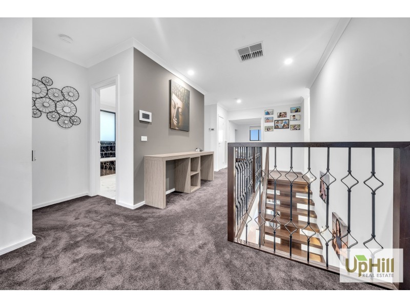 4 CARDEX ROAD, Clyde North VIC 3978