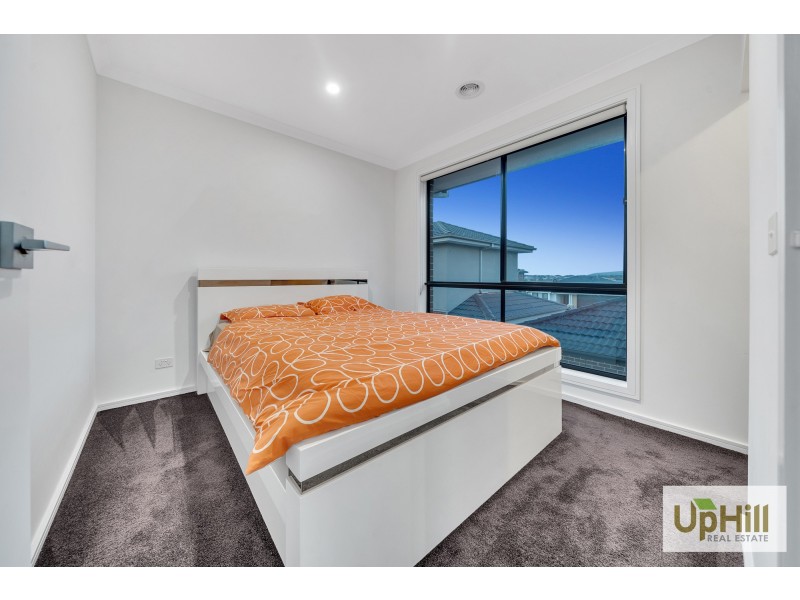 4 CARDEX ROAD, Clyde North VIC 3978