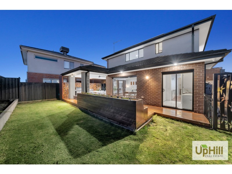 4 CARDEX ROAD, Clyde North VIC 3978