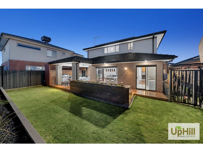 4 CARDEX ROAD, Clyde North VIC 3978