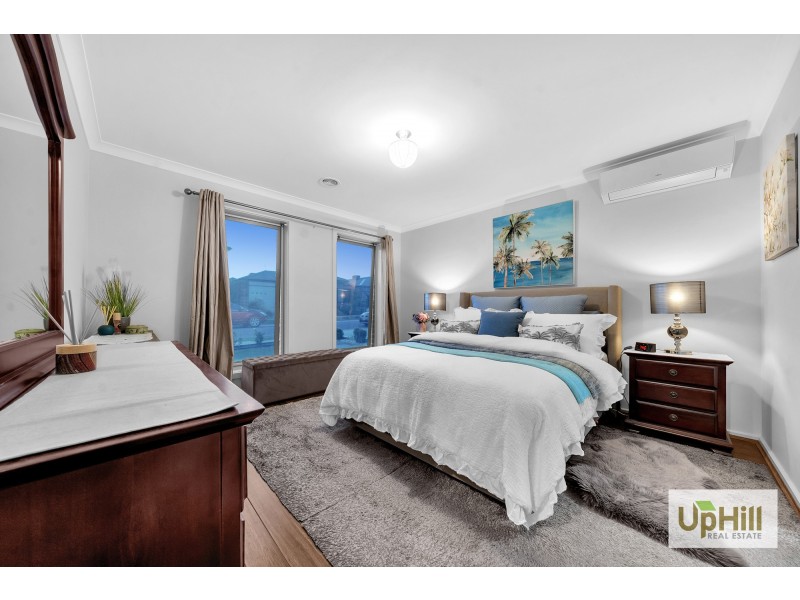 15 EVERARD AVENUE, Clyde North VIC 3978