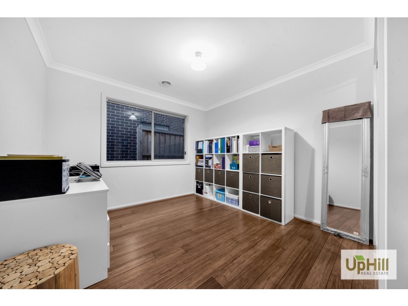 15 EVERARD AVENUE, Clyde North VIC 3978