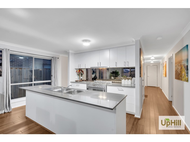 15 EVERARD AVENUE, Clyde North VIC 3978