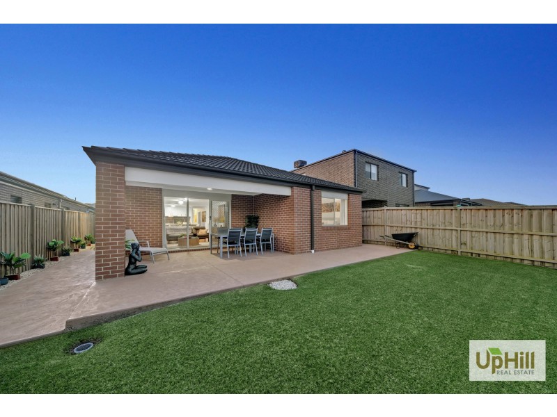 15 EVERARD AVENUE, Clyde North VIC 3978