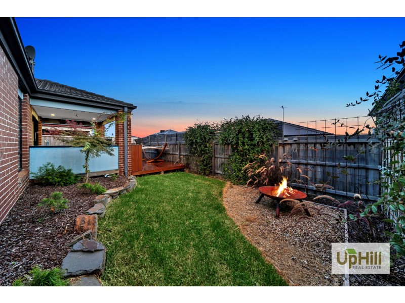 11 Bickleighvale Drive, Officer VIC 3809