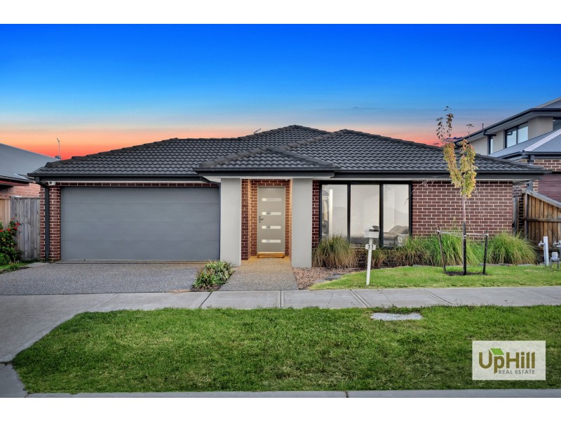 11 Bickleighvale Drive, Officer VIC 3809