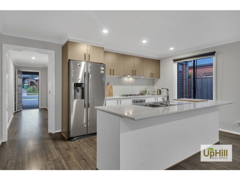 11 Bickleighvale Drive, Officer VIC 3809