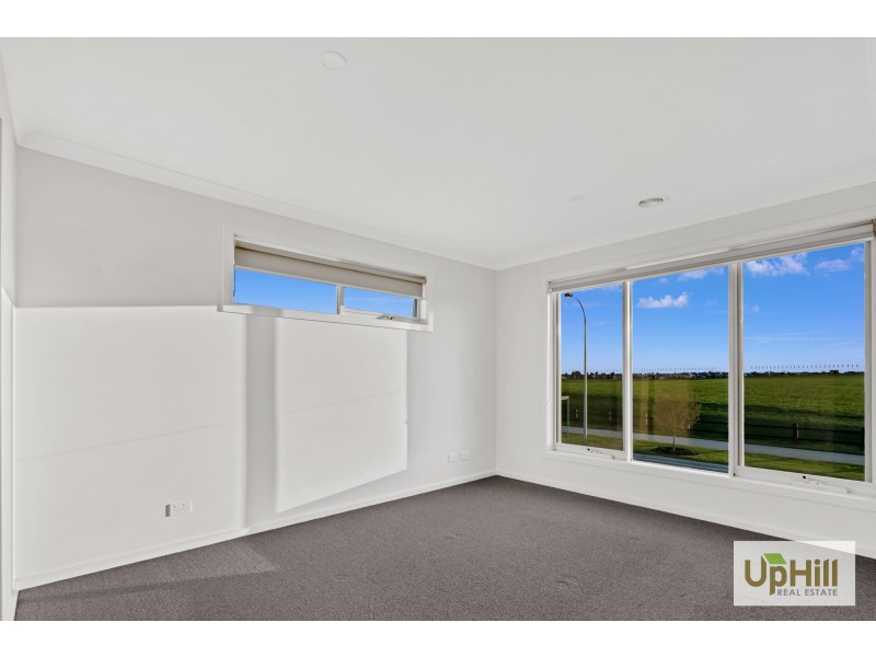 19 ELISTON AVENUE, Clyde VIC 3978