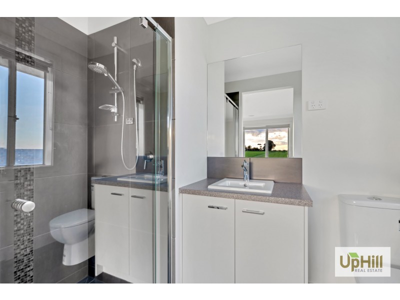 19 ELISTON AVENUE, Clyde VIC 3978