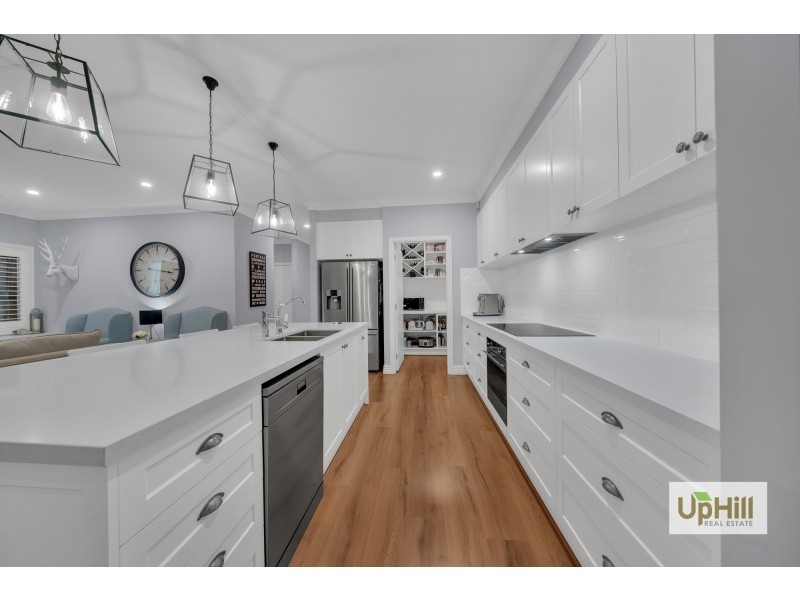 3 Pamplona Way, Clyde North VIC 3978