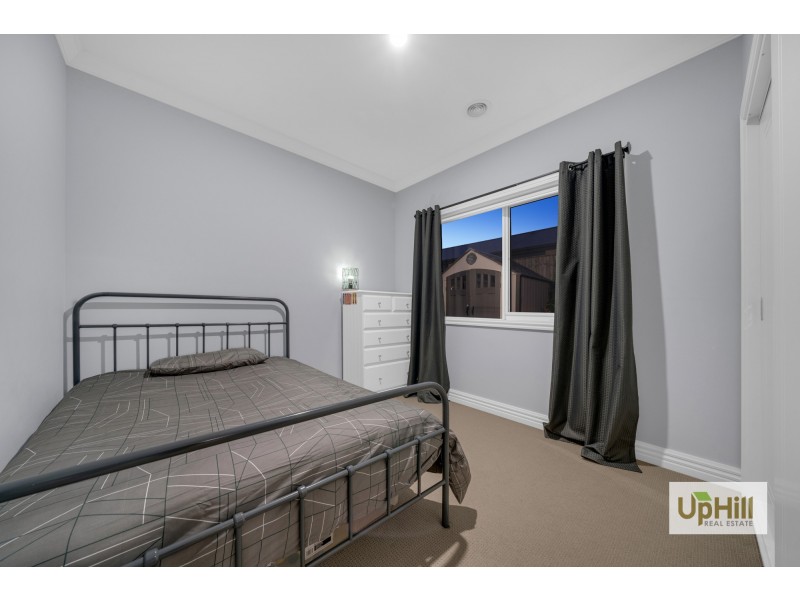 3 Pamplona Way, Clyde North VIC 3978