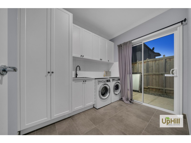 3 Pamplona Way, Clyde North VIC 3978