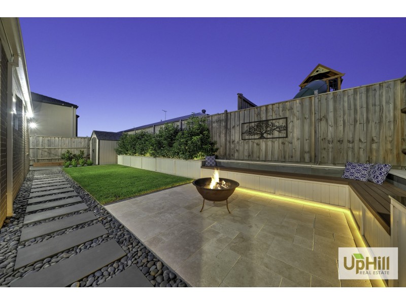 3 Pamplona Way, Clyde North VIC 3978