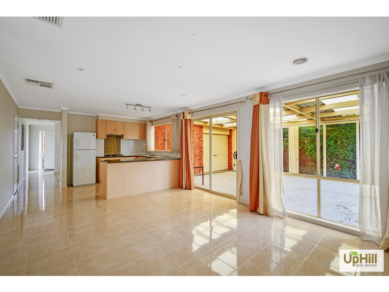 18 Bellbrae Crescent, Cranbourne West VIC 3977