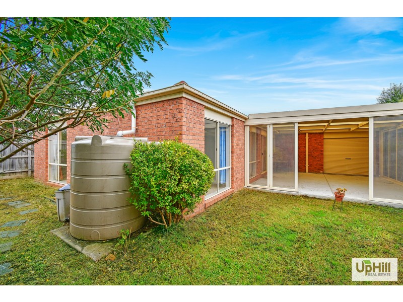 18 Bellbrae Crescent, Cranbourne West VIC 3977