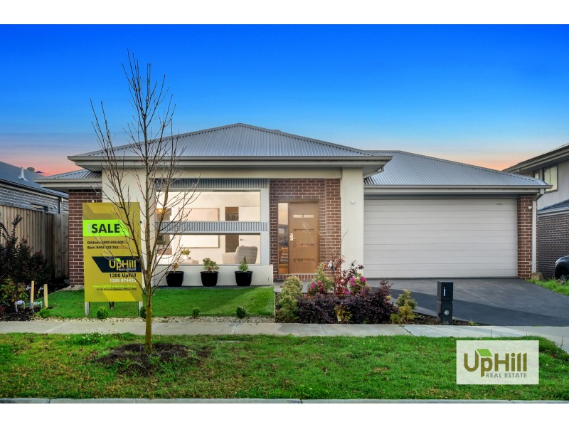 47 GRANDSTAND CRESCENT, Clyde North VIC 3978