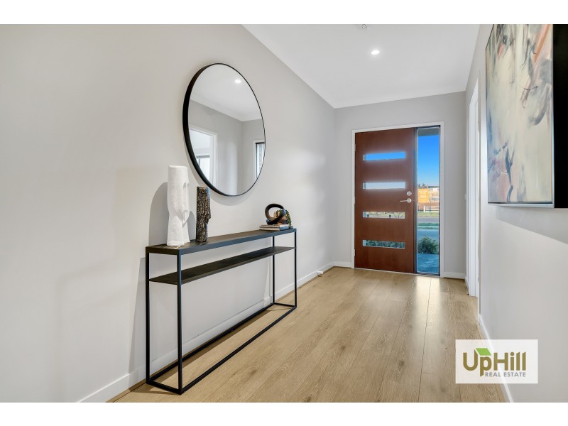 47 GRANDSTAND CRESCENT, Clyde North VIC 3978