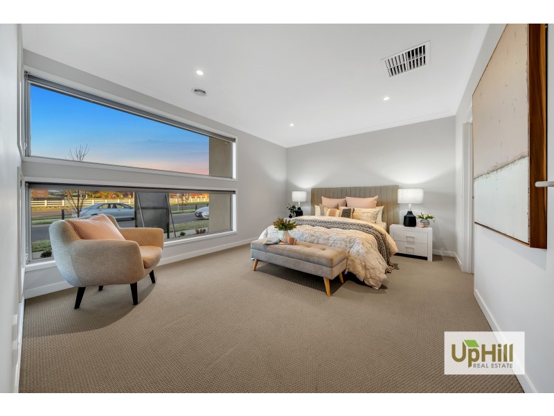 47 GRANDSTAND CRESCENT, Clyde North VIC 3978