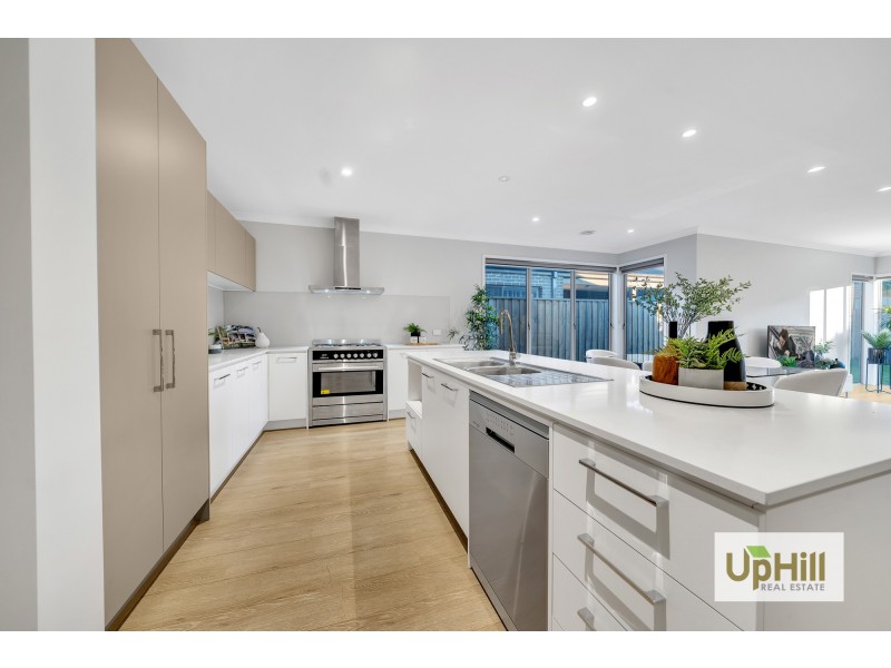 47 GRANDSTAND CRESCENT, Clyde North VIC 3978