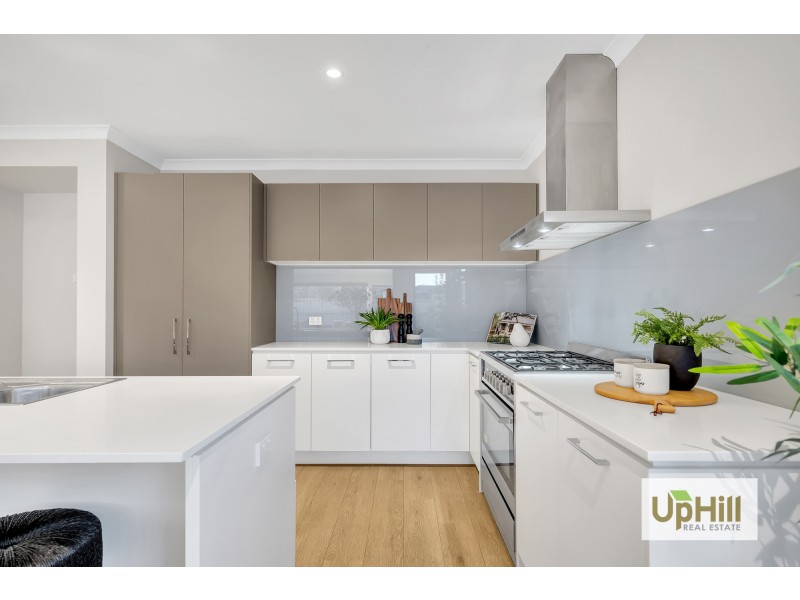 47 GRANDSTAND CRESCENT, Clyde North VIC 3978