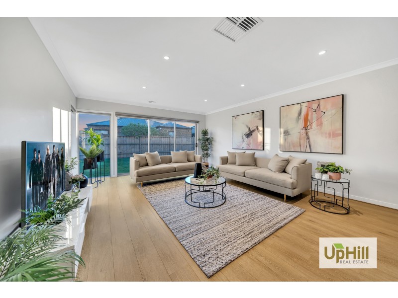 47 GRANDSTAND CRESCENT, Clyde North VIC 3978